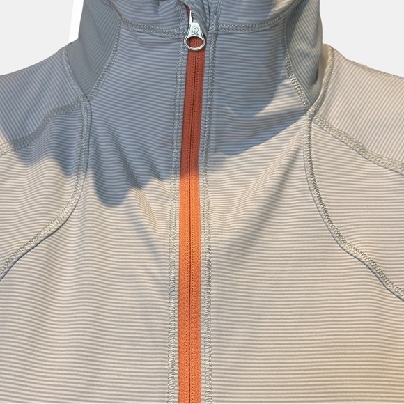 Lululemon Women’s gray Running Jacket size 6 - Picture 3 of 6